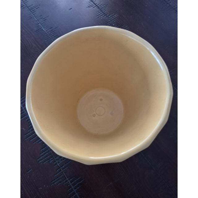 Mid-Century Modern Vintage Bauer Pottery Yellow Swirl Planter - California Mid-Century Modern For Sale - Image 3 of 6