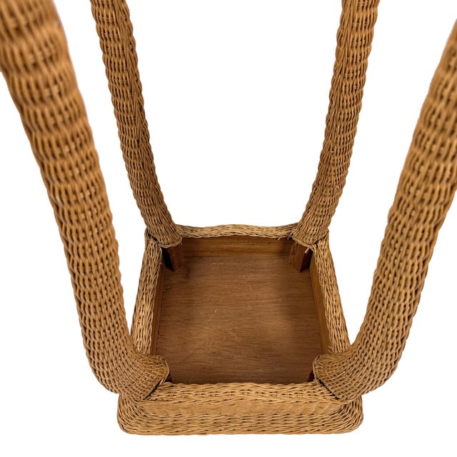 Vintage 1960s Tall Wicker Plant Stand W/ Wavy Cabriole Legs / Palm Beach Regency Pedestal For Sale - Image 17 of 17