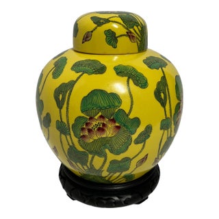 Mid 20th Century Yellow and Green Chinoiserie Hand-Painted Ginger Jar For Sale