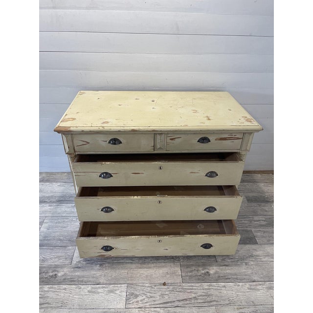 Vintage Chest of Drawers in Pine For Sale - Image 4 of 7