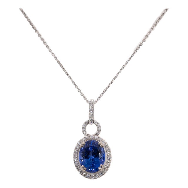 3.2Ct Tanzanite Pendant With Natural Diamond Accents in Solid 14k Gold, 10x8mm For Sale