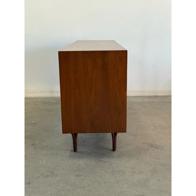 Brown 1960s Richard Thompson Dresser for Glenn of California, Attributed For Sale - Image 8 of 11