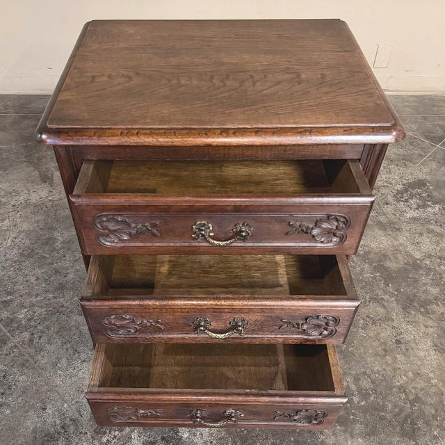 Chestnut Antique French Louis XV Walnut Petit Commode ~ Nightstand For Sale - Image 8 of 11