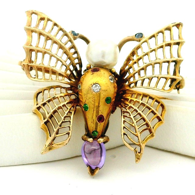 Metal Vintage Italian 18k Gold Gemset Figural Bee Brooch With Pearl For Sale - Image 7 of 13