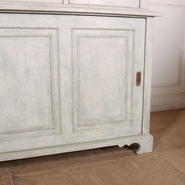 English Painted Kitchen Cupboard in Pine For Sale - Image 5 of 10