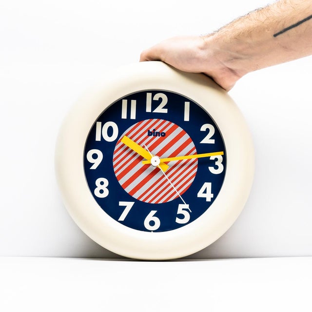 Bino Quartz Wall Clock, 1980s For Sale - Image 10 of 10