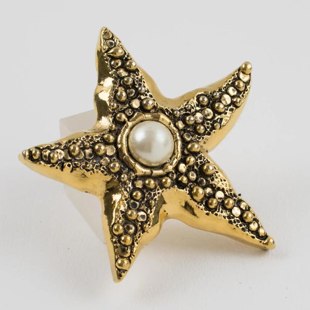 Guy Laroche Paris Gilt Metal Starfish Brooch with Pearl Cabochon For Sale - Image 4 of 7