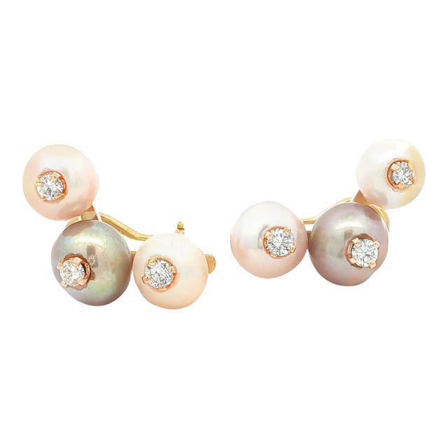 Late 20th Century 14k Yellow Gold Gray and White Freshwater Pearl and Diamond Curved Earrings, A Pair For Sale