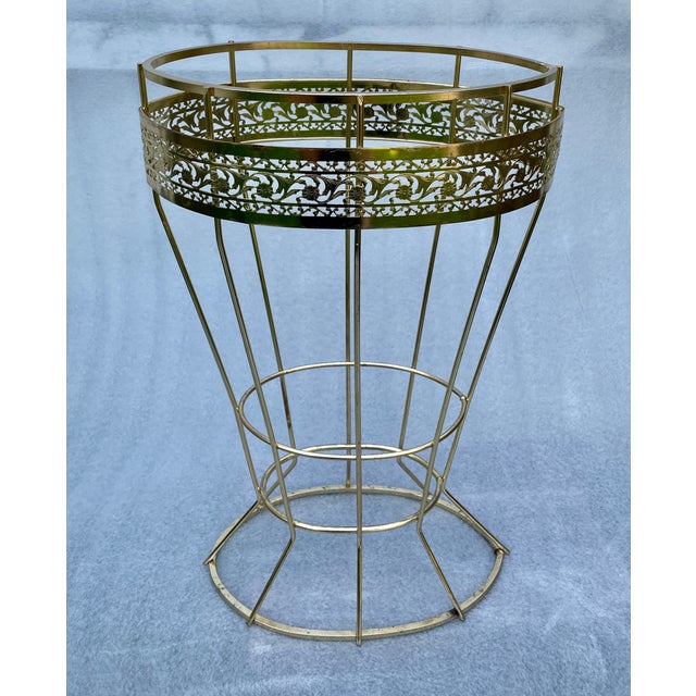 1950s Hollywood Regency, Gold Tone Metal Umbrella Stand For Sale In Orlando - Image 6 of 9