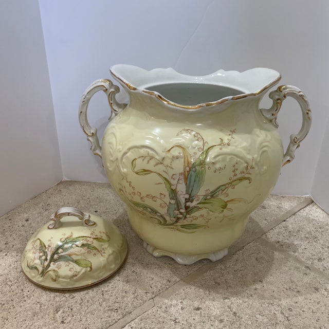Johnson Brothers Early 20th Century Lily Jar or Vase Porcelain From England For Sale - Image 4 of 10