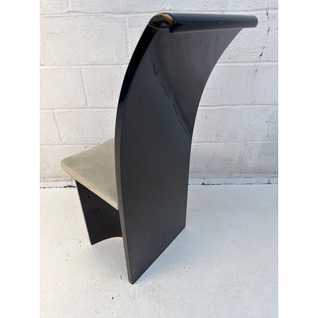 1980s Elegant Set of Six Italian Black Lacquered Dining Chairs For Sale - Image 9 of 14