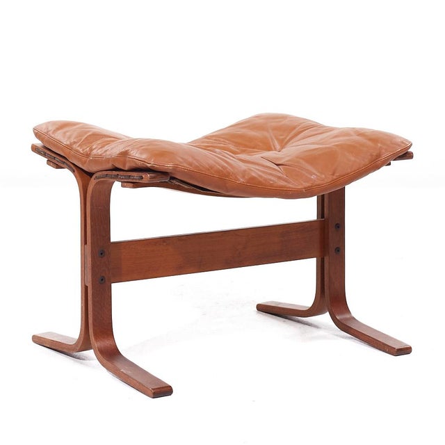 Westnofa Siesta Mid Century Leather and Bentwood Ottoman For Sale In Chicago - Image 6 of 10
