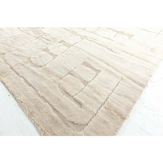 Early 21st Century Modern Moroccan High-Low Wool Rug with Geometric Design by Doris Leslie Blau For Sale - Image 5 of 8
