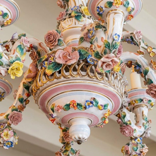 Italian Polychrome Porcelain Chandelier in the style of Capodimonte, 1950 For Sale - Image 4 of 7