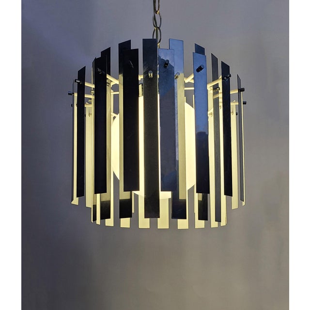 1970s 1970s Hanging Mod Chrome Panels Pendant Light Fixture For Sale - Image 5 of 7
