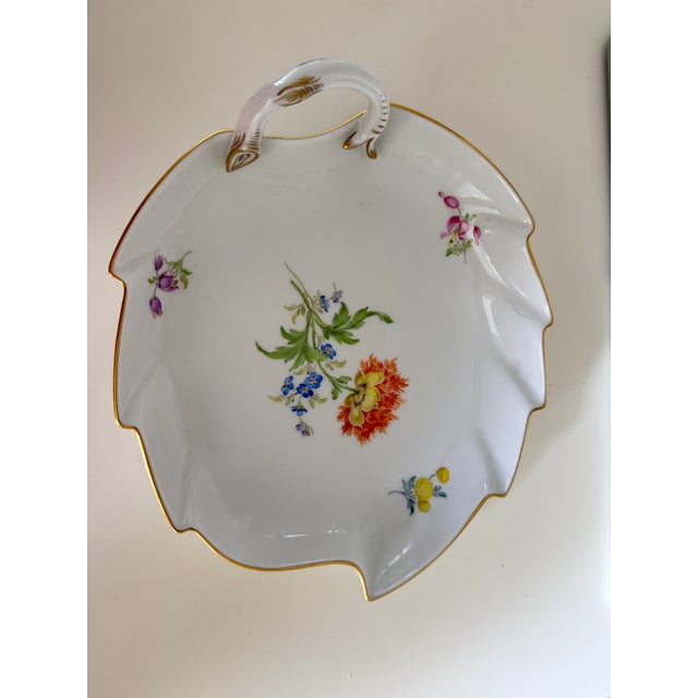 Leaf-Shaped Bowl with Floral Bouquet, Scattered Flowers and Gilt Rim from Meissen, 1990s For Sale - Image 9 of 11