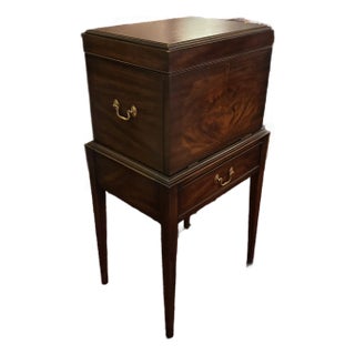 1960s Henkel Harris Solid Mahogany Federal Style Liquor Cabinet / Cellarette [Lj] For Sale