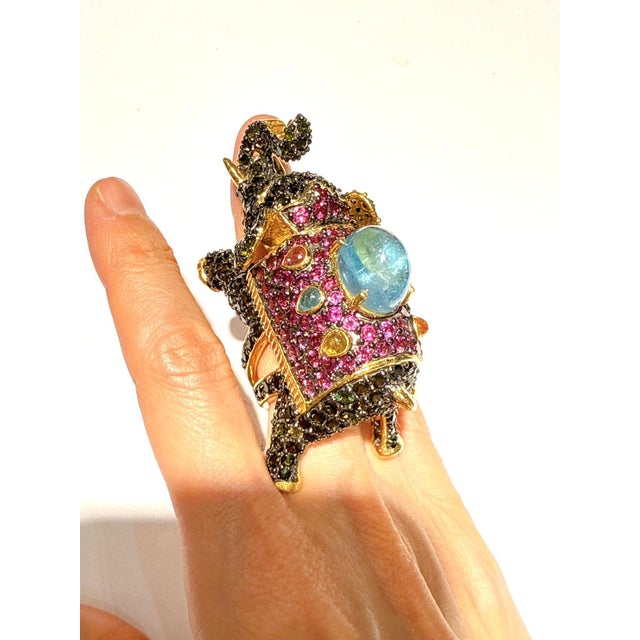 Bochic “Orient” Neoclassical Elephant Sapphire & Aquamarine Ring Set 18K Gold For Sale In New York - Image 6 of 12
