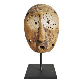 Vintage Small Passport Lega Mask on Stand For Sale