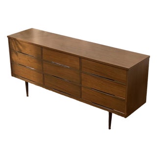 Vintage Mid-Century Modern Walnut Nine-Drawer Dresser For Sale
