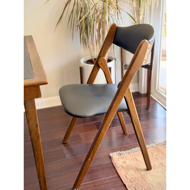 Mid-Century 1960s Coronet “Wonderfold” Walnut Table & Pair of Folding Chairs Set With Black Vinyl for Poker Game or Breakfast Nook For Sale - Image 4 of 12