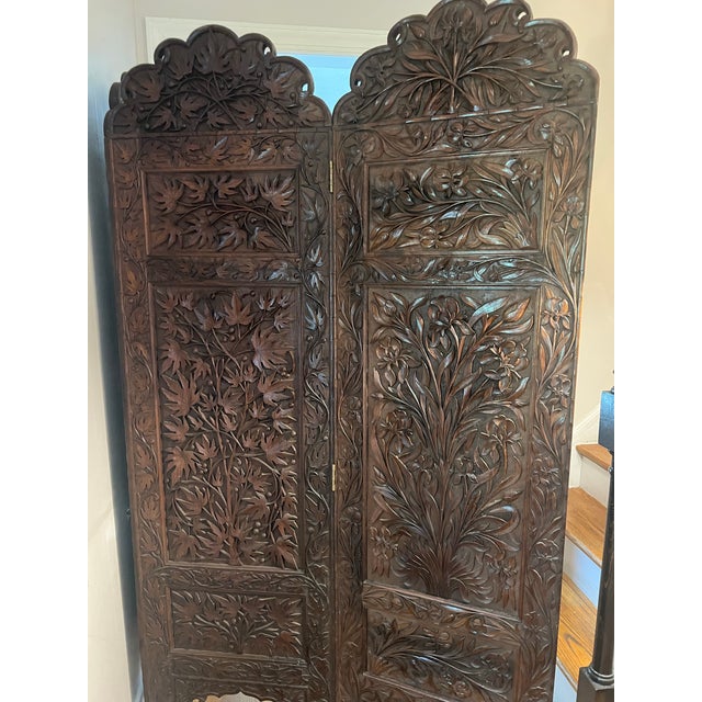 Wood Mid 20th Century Exquisite Indonesian Solid Teak Screen – Hand-Carved Dragons & Floral Motifs For Sale - Image 7 of 7