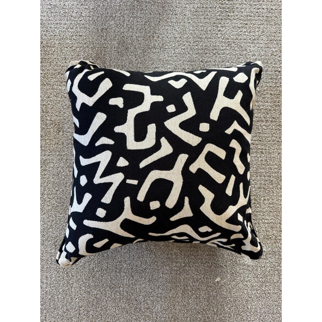 2020s Set of 2 Custom Designer Pillow Covers in Black & Tan Abstract Pattern For Sale - Image 5 of 5