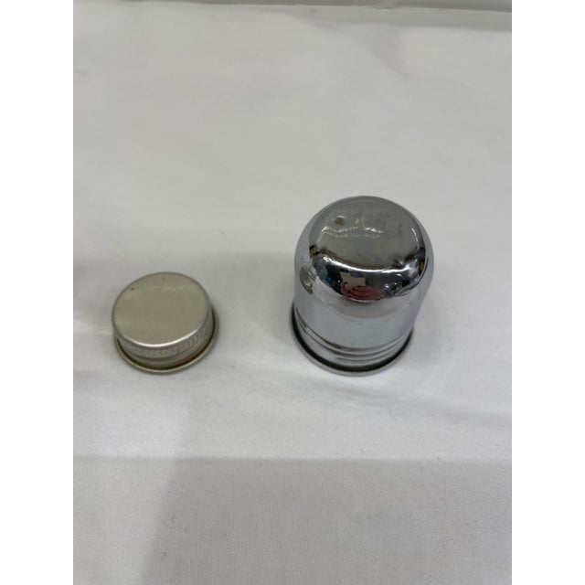 Art Deco Barware - 1930s Glass Hip Flask With Chrome Lid For Sale In Philadelphia - Image 6 of 8