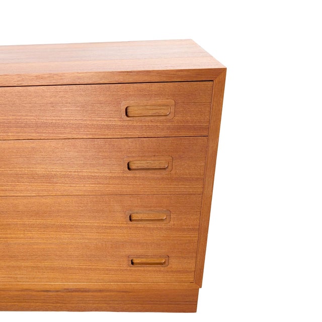 Mid-Century Danish Teak Lowboard from Hundevad & Co. For Sale - Image 9 of 12