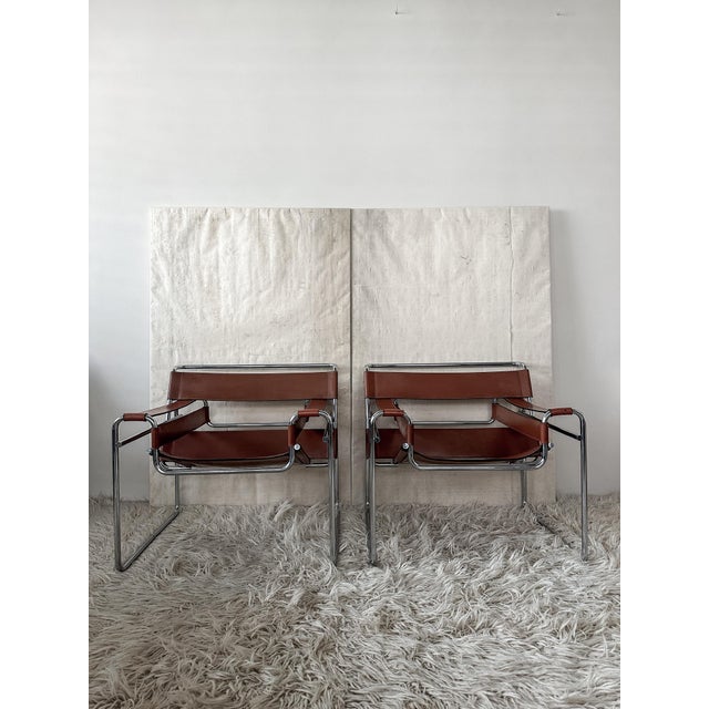 Wassily B3 Armchairs in Cognac Leather by Marcel Breuer, 1980s, Set of 2, in Very Good conditions. Designed 1920 to 1949