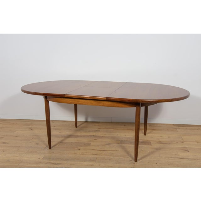 Mid-Century Modern Oval Dining Table in Teak from G-Plan, United Kngdom, 1960s For Sale - Image 9 of 18
