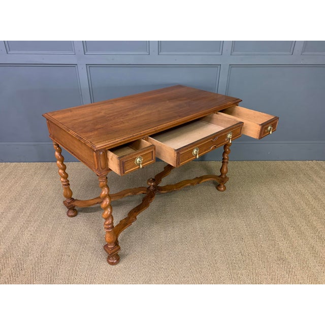 Barley Twist Side Table in Walnut, 1900 For Sale - Image 4 of 17