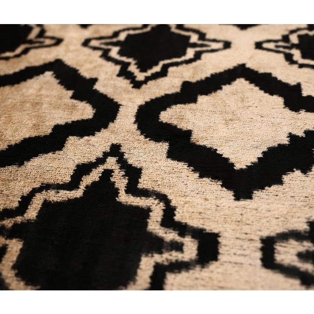 Mid-Century Modern Hand-Knotted Geometric Lattice Silk Velvet Pillow - 20x20 Black & Cream For Sale - Image 3 of 8