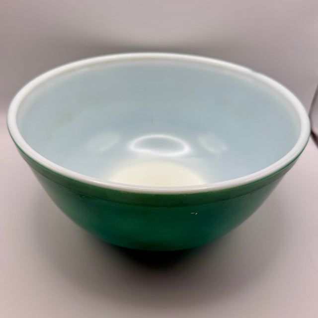 Vibrant 1940s Pyrex Primary Colors Mixing Bowl Complete Set For Sale - Image 10 of 17