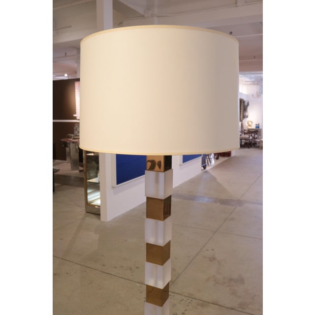 1970s Modernist Lucite and Brass Floor Lamp For Sale - Image 9 of 18