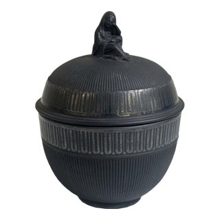 Antique 18th Century Wedgwood Basalt Engine Turned Covered Sugar Bowl With Widow Knop For Sale