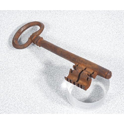 Antique key in forged and wrought iron. 18th-19th century. Period 18th-19th century. Materials forged and wrought iron...