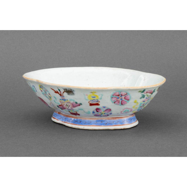 Chinese Chinese Famille Rose Porcelain Footed Bowl For Sale - Image 3 of 11