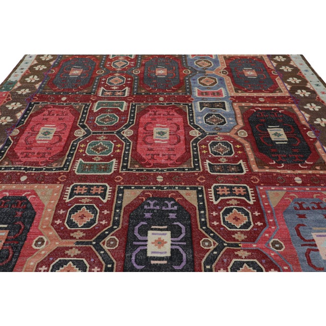 From a particularly exciting new texture in the Modern Classics collection, this 10x12 modern rug originating from India,...