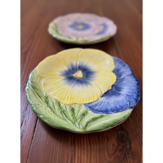 Art Deco Vintage Pair of San Marco Flower Plates, Made in Italy For Sale - Image 3 of 4