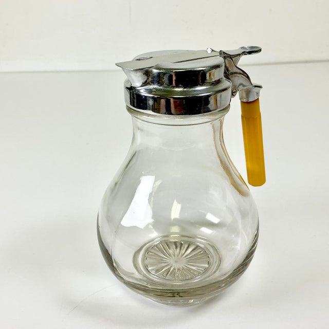 1940s Vintage Art Deco Boho Chic Americana Syrup Pitcher With Bakelite Handle. For Sale - Image 11 of 15