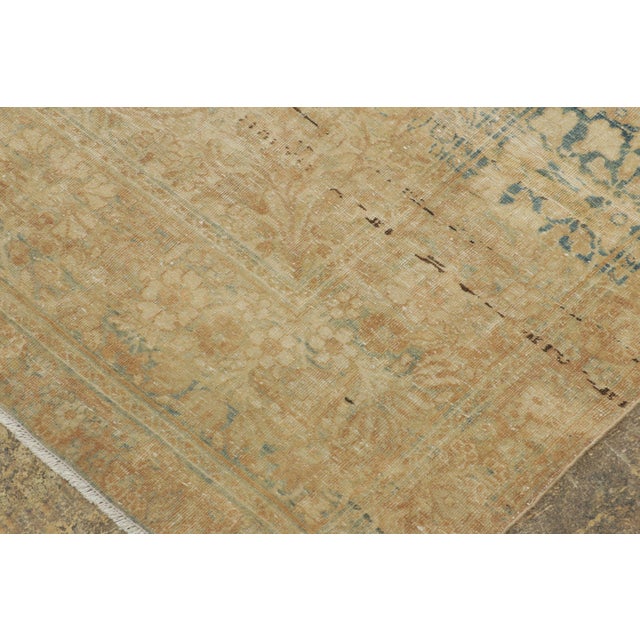 1900 - 1909 Oversized Antique Kermanshah Rug in Gold & Beige Floral Pattern - Rug & Kilim For Sale - Image 5 of 7