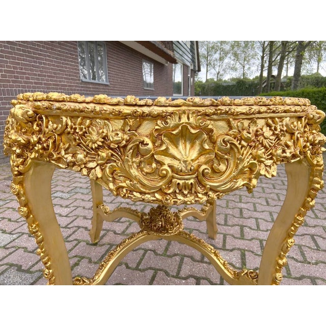 1970s Italian Baroque Gold Leaf Marble White Leather Dining Set – 5pcs For Sale - Image 10 of 18