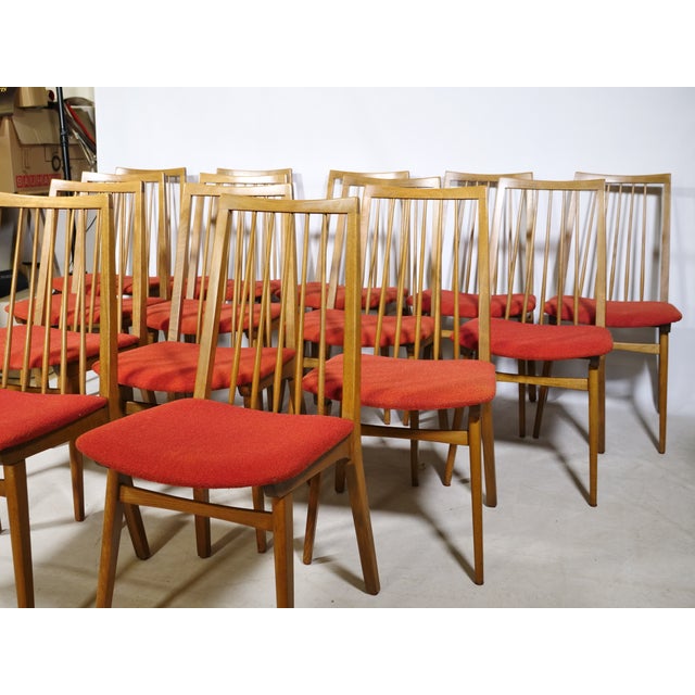 Mid-Century Modern Dining Chairs in Walnut, 1960s, Set of 14 For Sale - Image 6 of 16