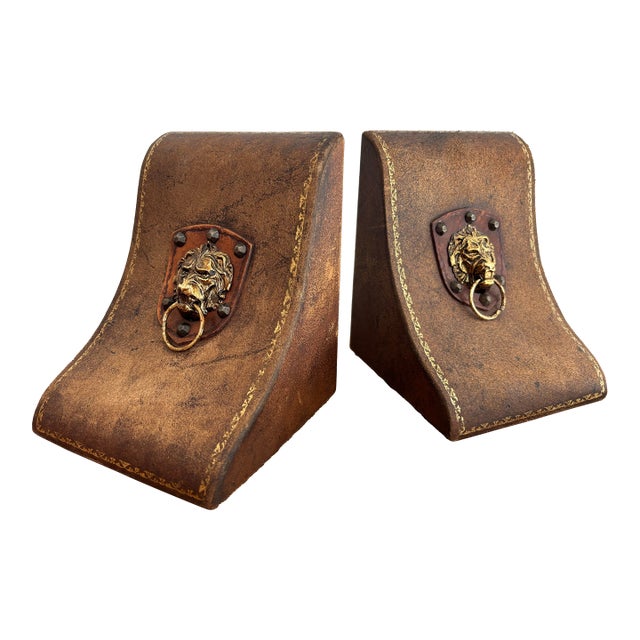 1980s English Regency Aged Leather Bookends With Ringed Lion Heads For Sale