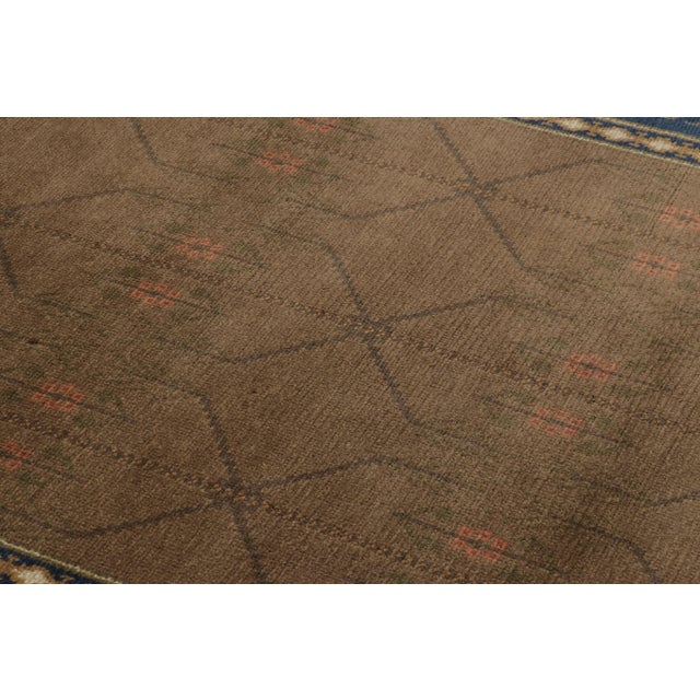1980s Vintage Swedish "Flossa" Rug, Tobacco Brown & Navy Botanical Border - Rug & Kilim For Sale - Image 5 of 10