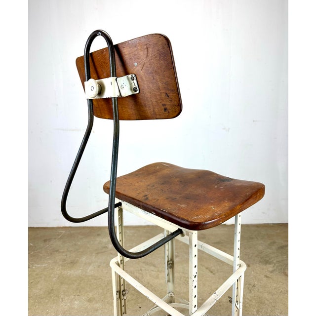 Wood 1940s Edward L. Koenig Sit-Rite Adjustable Industrial Work Chair Drafting Stool For Sale - Image 7 of 12