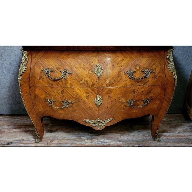 Louis XV Style Bombé Commode in Marquetry For Sale - Image 6 of 8