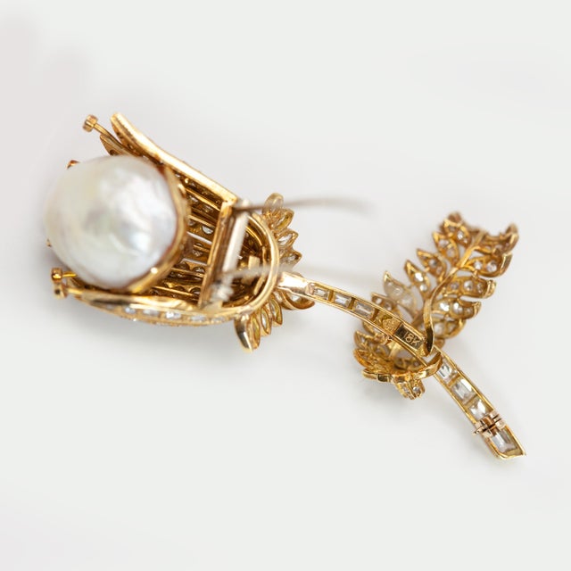 1960s 18k Yellow Gold Diamond Baroque Pearl Flower Fur Clip Brooch For Sale In New York - Image 6 of 12
