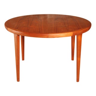 Mid-Century Danish Extending Dining Table in Teak from VV Mobler, 1960s For Sale